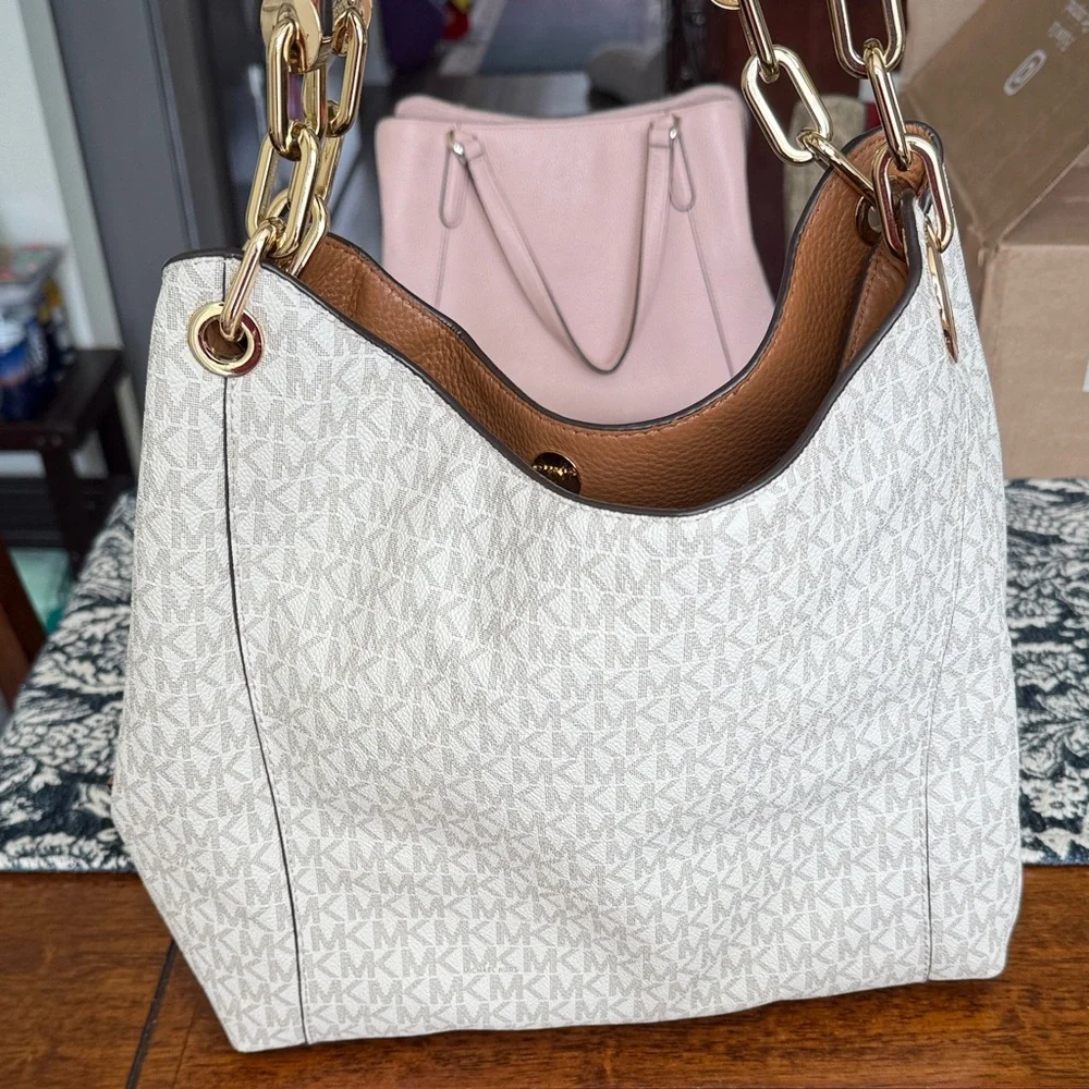 Michael Kors Cream and Tan Shoulder Bag and matching wallet - Picture 5 of 10